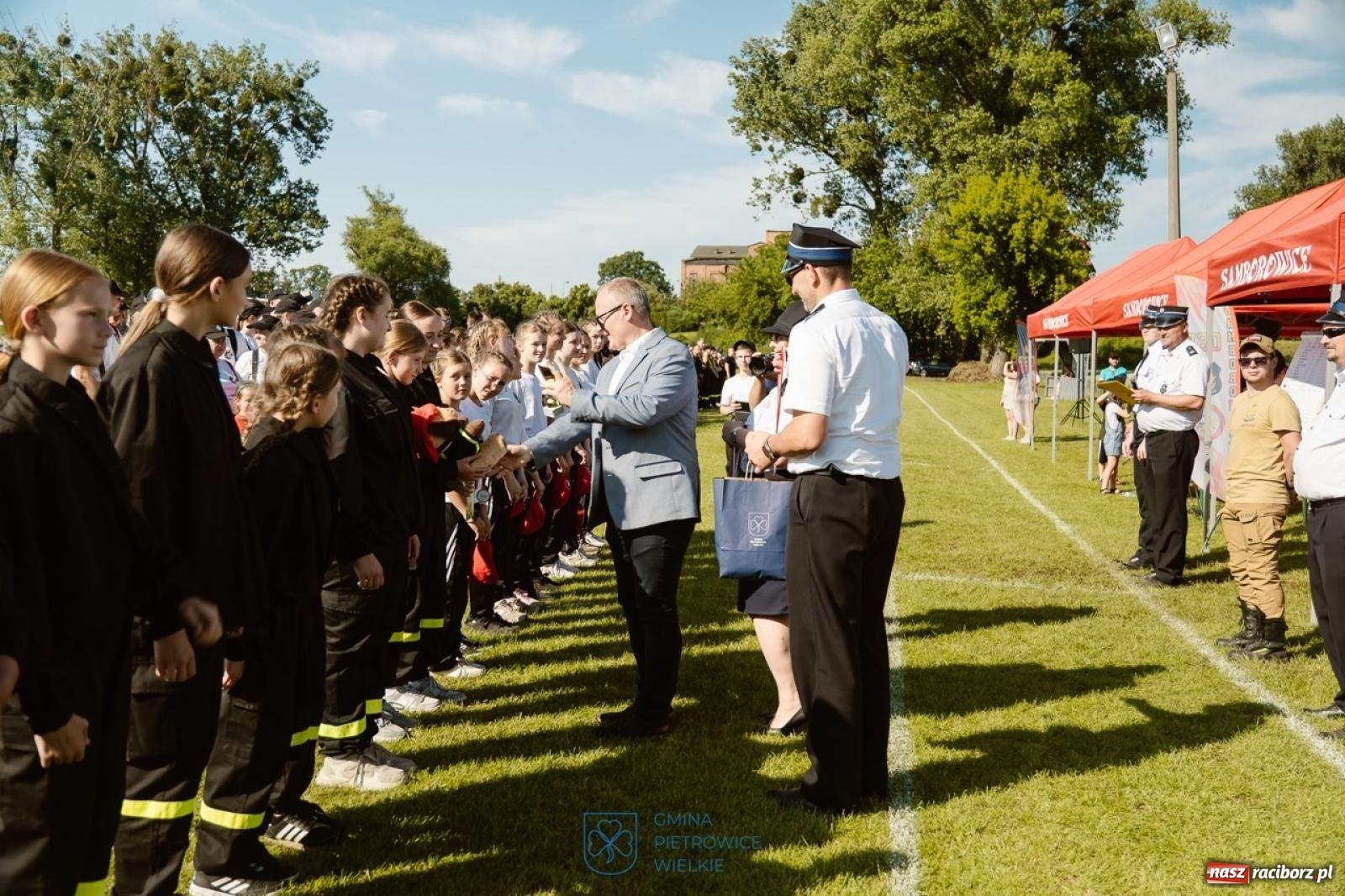 Zdjęcie w galerii na portalu naszraciborz.pl: Cztery puchary w koronie OSP Samborowice i rekord w ćwiczeniu bojowym wiadomości z regionu