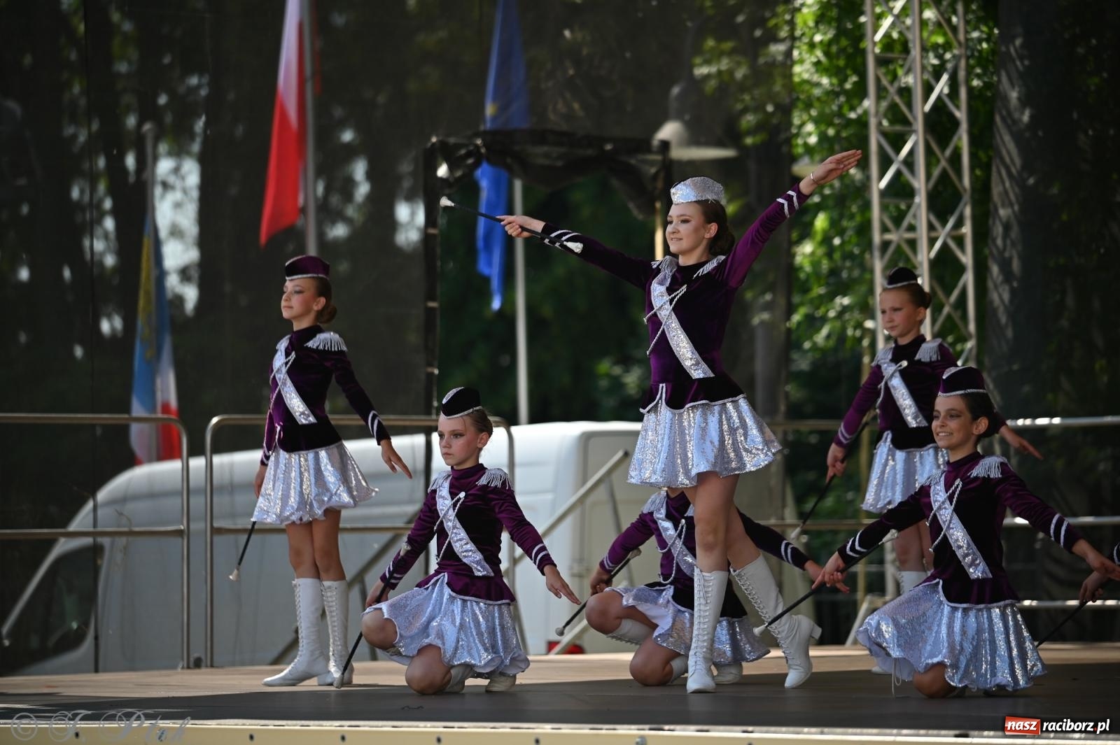 Zdjęcie w galerii na portalu naszraciborz.pl: Mażoretki opanowały Zamek Piastowski. V Mażoretkowy Zawrót Głowy wiadomości z regionu