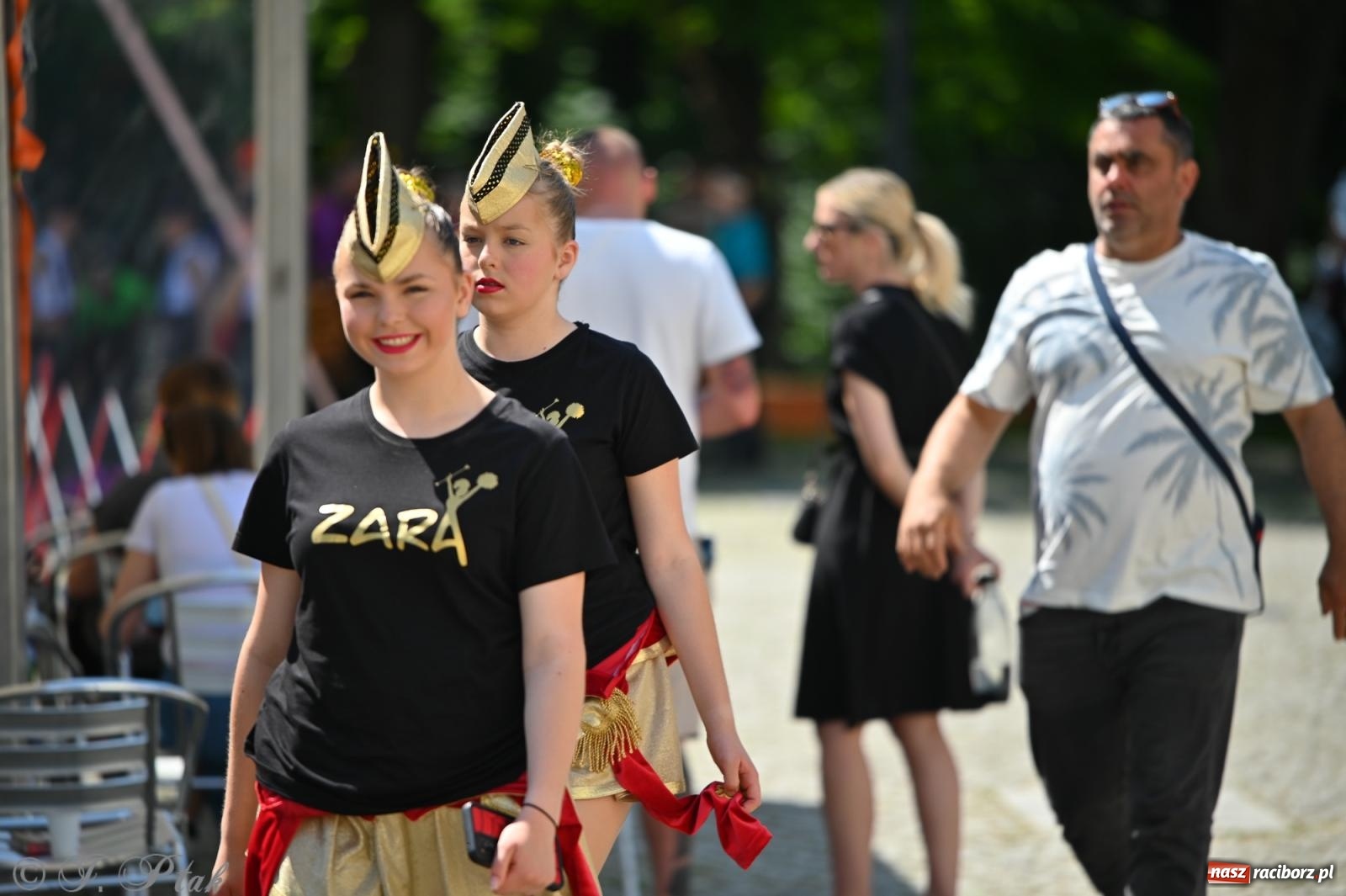 Zdjęcie w galerii na portalu naszraciborz.pl: Mażoretki opanowały Zamek Piastowski. V Mażoretkowy Zawrót Głowy wiadomości z regionu