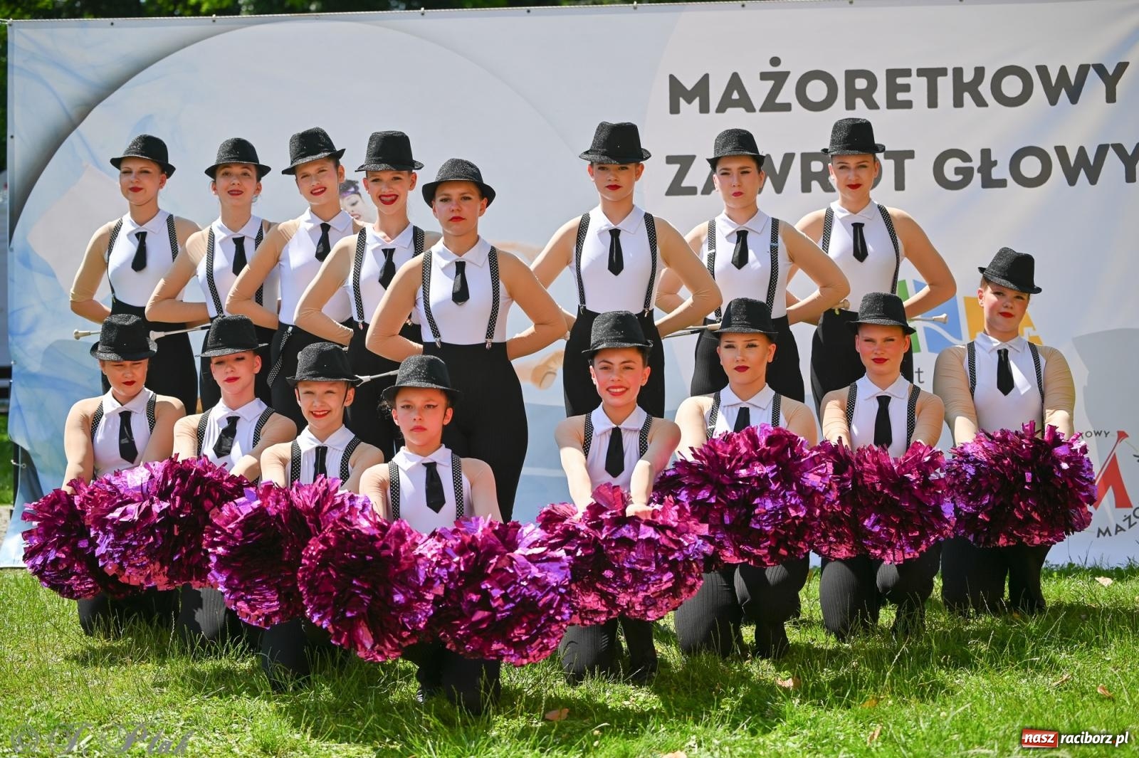 Zdjęcie w galerii na portalu naszraciborz.pl: Mażoretki opanowały Zamek Piastowski. V Mażoretkowy Zawrót Głowy wiadomości z regionu
