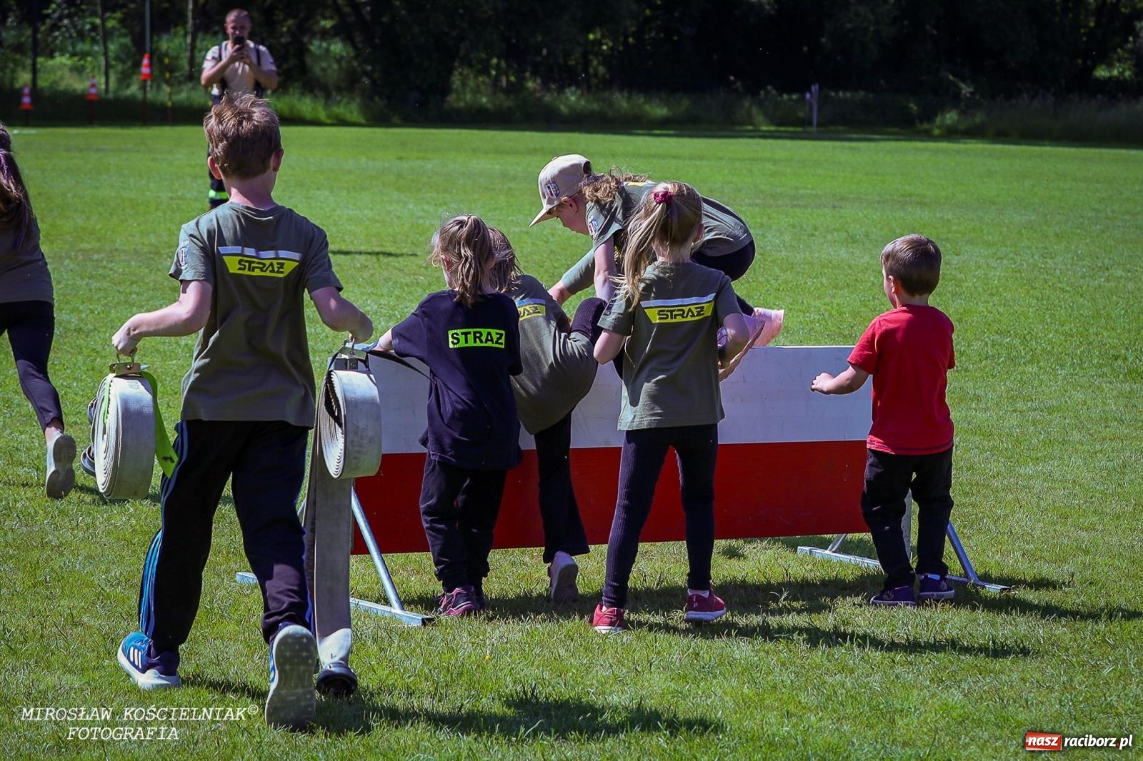 Zdjęcie w galerii na portalu naszraciborz.pl: Gminne zawody sportowo-pożarnicze w Rudniku. O wygranej zdecydowała sekunda [FOTO] wiadomości z regionu