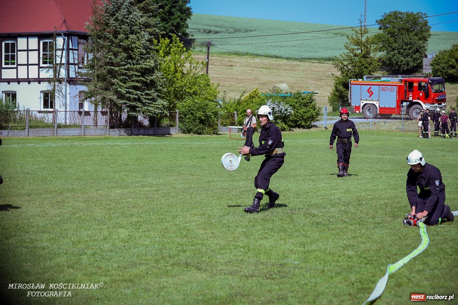 Zdjęcie w galerii na portalu naszraciborz.pl: Gminne zawody sportowo-pożarnicze w Rudniku. O wygranej zdecydowała sekunda [FOTO] wiadomości z regionu