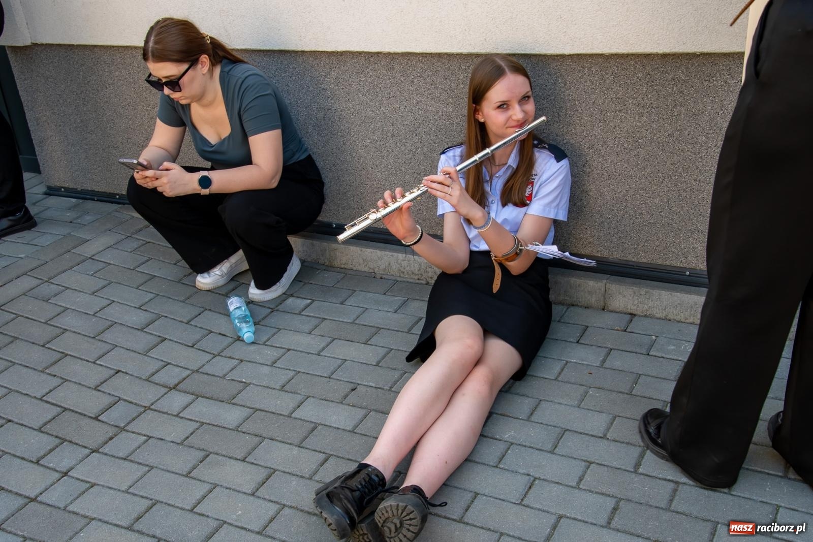 Zdjęcie w galerii na portalu naszraciborz.pl: Głośno i kolorowo! Przemarsz orkiestr dętych ulicami Tworkowa w ramach X Międzynarodowego Festiwalu Orkiestr Dętych w Gminie Krzyżanowice wiadomości z regionu