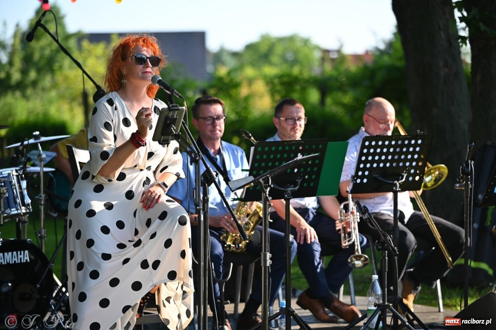 Zdjęcie w galerii na portalu naszraciborz.pl: Grupa Bez Nazwy zagrała w ogrodzie kultury Strzechy wiadomości z regionu