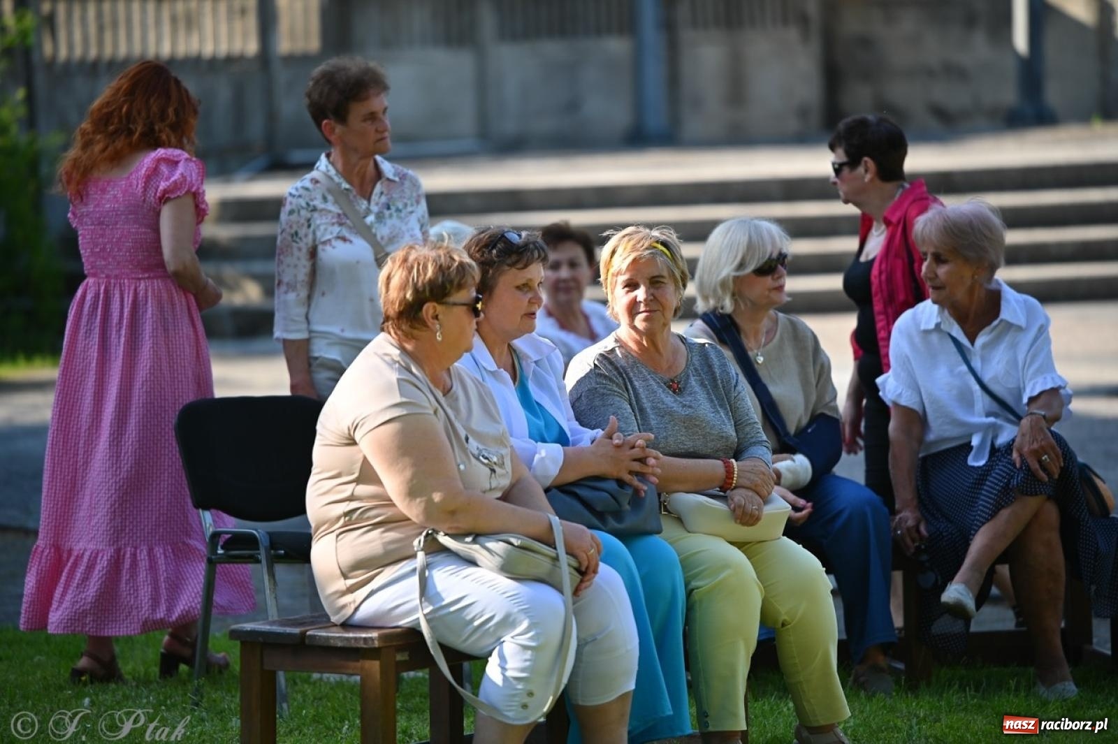 Zdjęcie w galerii na portalu naszraciborz.pl: Grupa Bez Nazwy zagrała w ogrodzie kultury Strzechy wiadomości z regionu