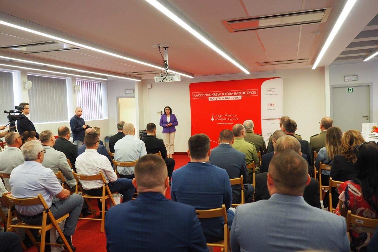 Zdjęcie w galerii na portalu naszraciborz.pl: Kropla odwagi, litry nadziei. Krwiodawcy z regionu uhonorowani przez Ministra Zdrowia wiadomości z regionu