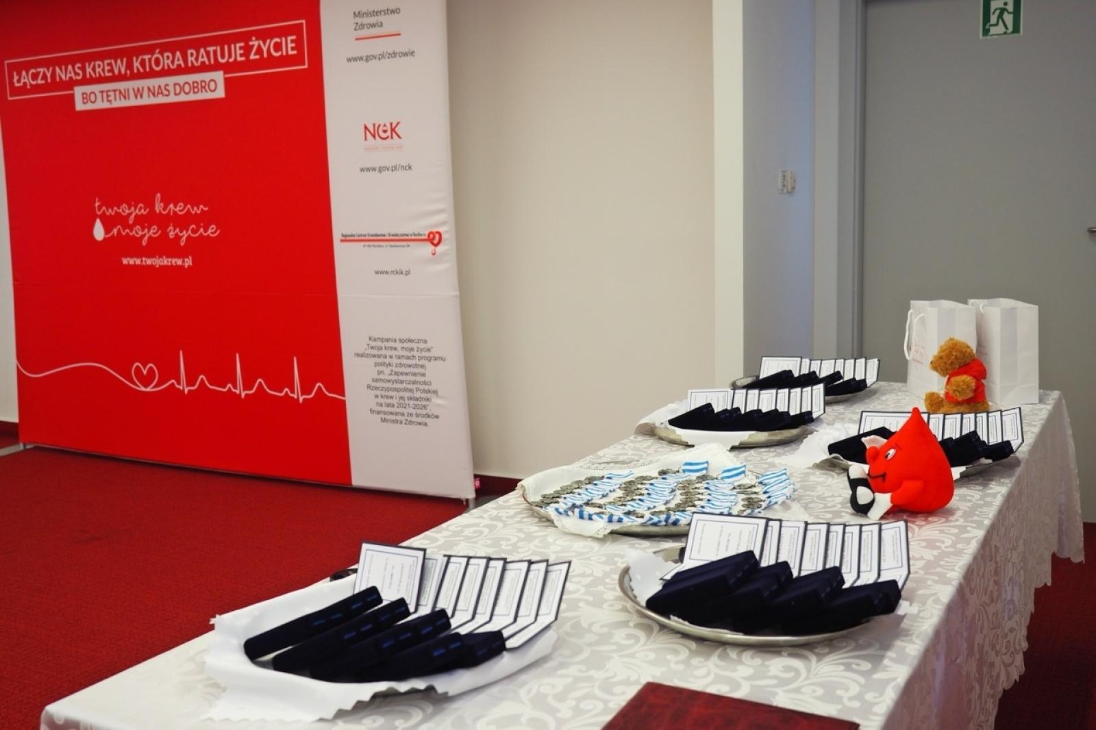 Zdjęcie w galerii na portalu naszraciborz.pl: Kropla odwagi, litry nadziei. Krwiodawcy z regionu uhonorowani przez Ministra Zdrowia wiadomości z regionu