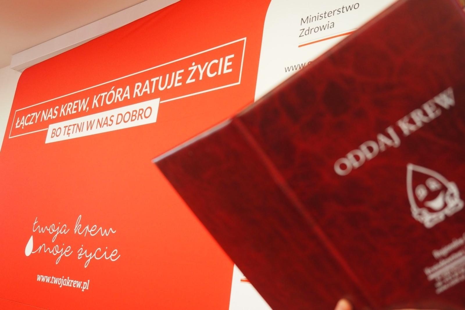 Zdjęcie w galerii na portalu naszraciborz.pl: Kropla odwagi, litry nadziei. Krwiodawcy z regionu uhonorowani przez Ministra Zdrowia wiadomości z regionu