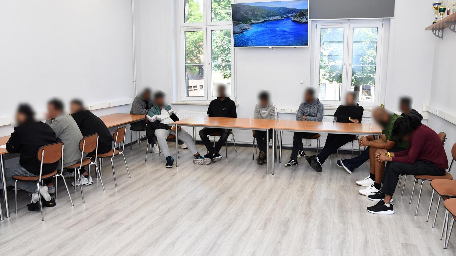 Zdjęcie w galerii na portalu naszraciborz.pl: Śląska SG z Raciborza przeprowadza coraz więcej kontroli legalności zatrudnienia cudzoziemców wiadomości z regionu