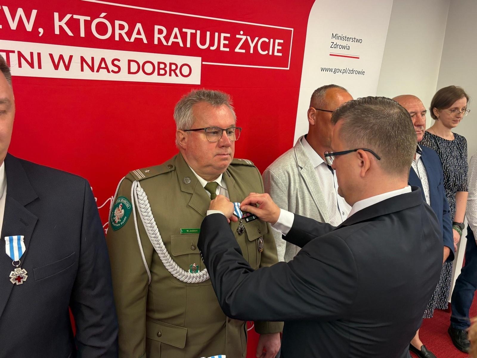 Zdjęcie w galerii na portalu naszraciborz.pl: Strażnicy graniczni w gronie uhonorowanych Krwiodawców – odznaka za zasługi dla zdrowia narodu wiadomości z regionu
