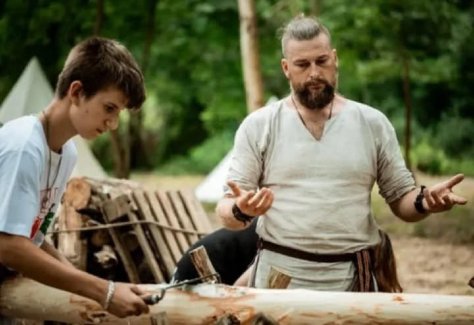 Zdjęcie w galerii na portalu naszraciborz.pl: Rzemiosło z duszą w Raciborskim Grodzie – festiwal dla miłośników drewna wiadomości z regionu