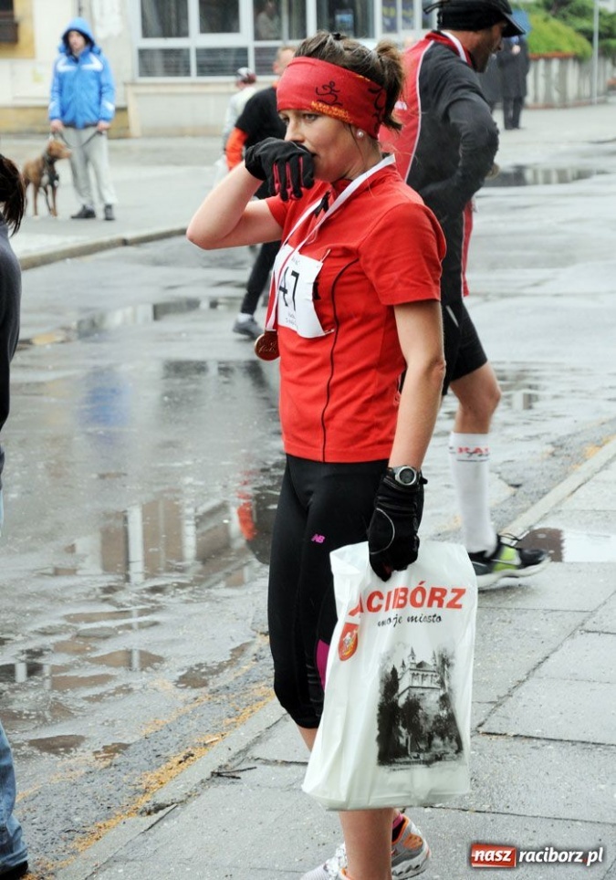 Zdjęcie w galerii na portalu naszraciborz.pl: Bieg bez granic, ale w chłodzie wiadomości z regionu