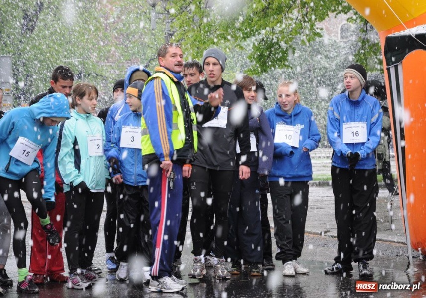 Zdjęcie w galerii na portalu naszraciborz.pl: Bieg bez granic, ale w chłodzie wiadomości z regionu