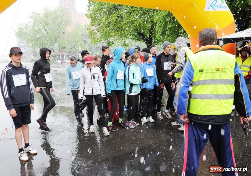 Zdjęcie w galerii na portalu naszraciborz.pl: Bieg bez granic, ale w chłodzie wiadomości z regionu