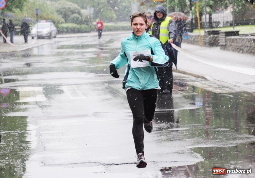 Zdjęcie w galerii na portalu naszraciborz.pl: Bieg bez granic, ale w chłodzie wiadomości z regionu