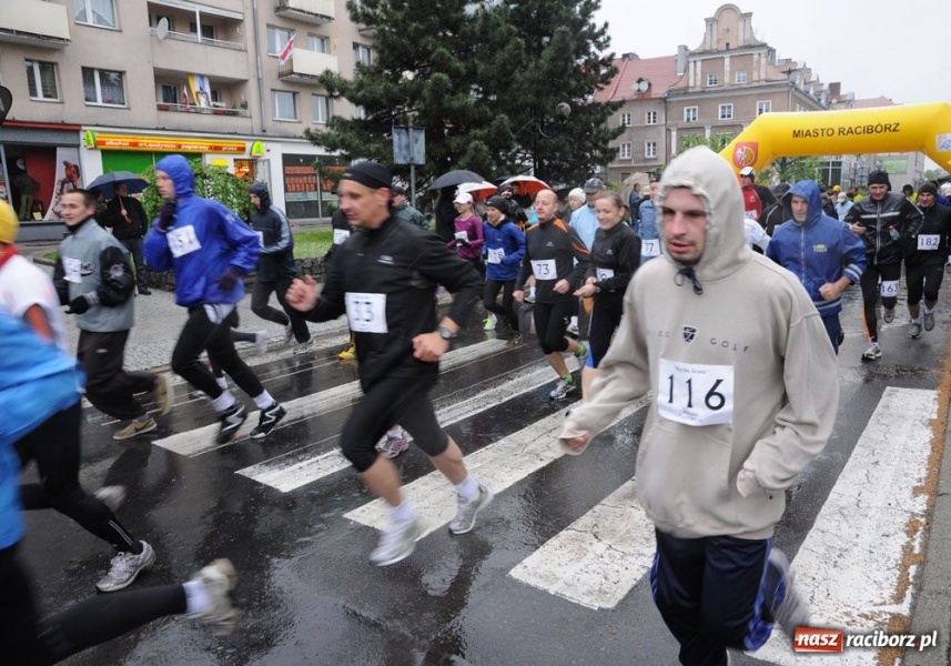 Zdjęcie w galerii na portalu naszraciborz.pl: Bieg bez granic, ale w chłodzie wiadomości z regionu