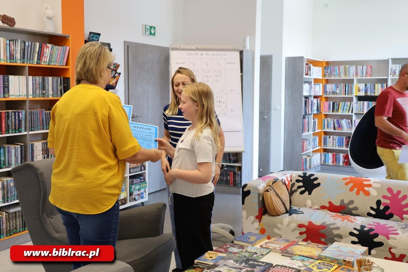 Zdjęcie w galerii na portalu naszraciborz.pl: Sposób na Alcybiadesa sposobem na udaną sobotę, czyli rodzinny konkurs w bibliotece wiadomości z regionu