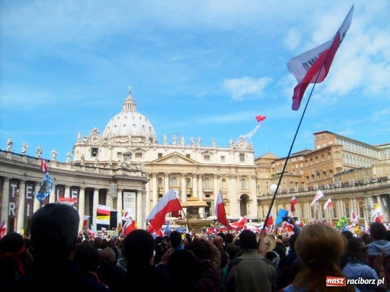 Zdjęcie w galerii na portalu naszraciborz.pl: Z Raciborza do Rzymu na beatyfikację wiadomości z regionu