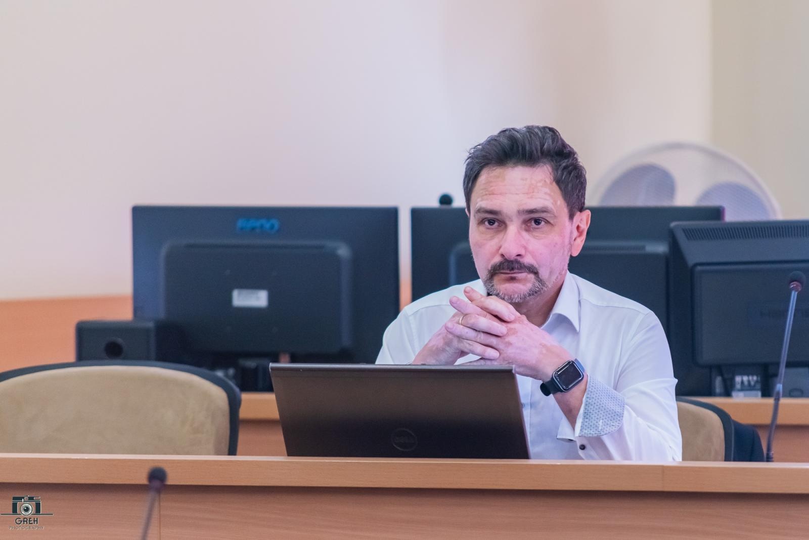 Zdjęcie w galerii na portalu naszraciborz.pl: Duży spadek liczby dzieci w przedszkolach, w Studziennej chcą zakazać używania smartfonów wiadomości z regionu