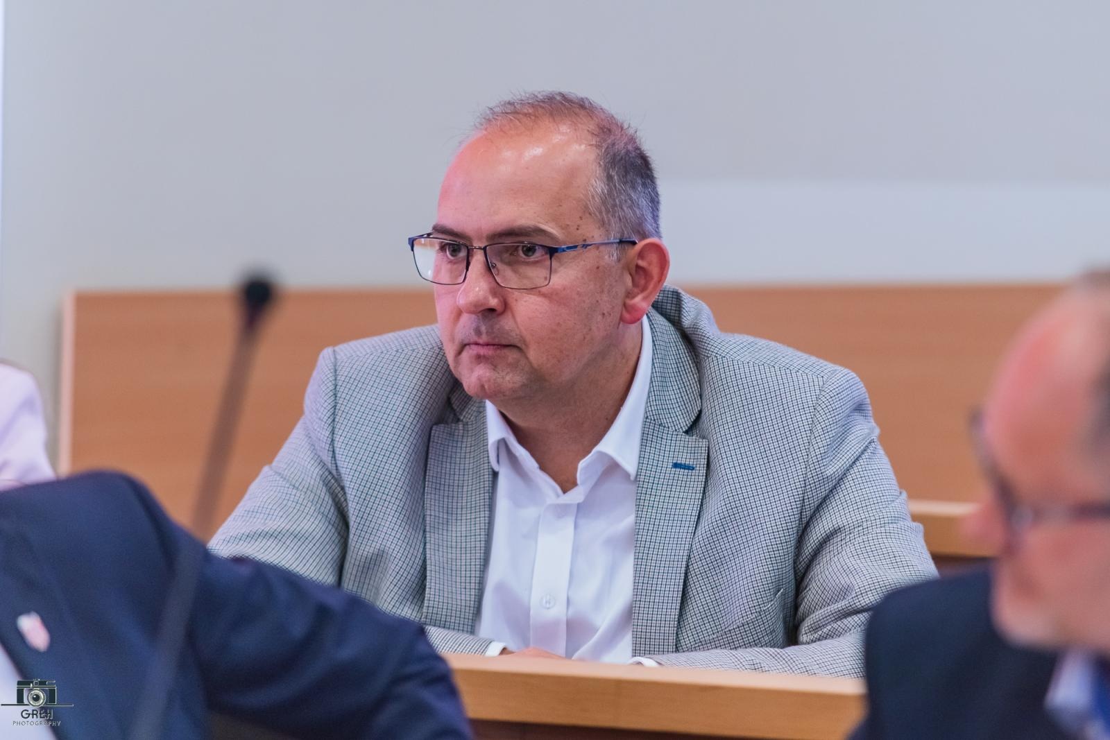 Zdjęcie w galerii na portalu naszraciborz.pl: Duży spadek liczby dzieci w przedszkolach, w Studziennej chcą zakazać używania smartfonów wiadomości z regionu