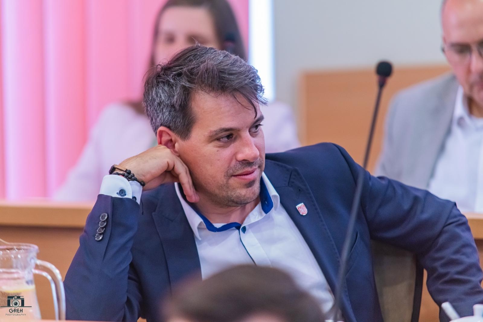 Zdjęcie w galerii na portalu naszraciborz.pl: Duży spadek liczby dzieci w przedszkolach, w Studziennej chcą zakazać używania smartfonów wiadomości z regionu