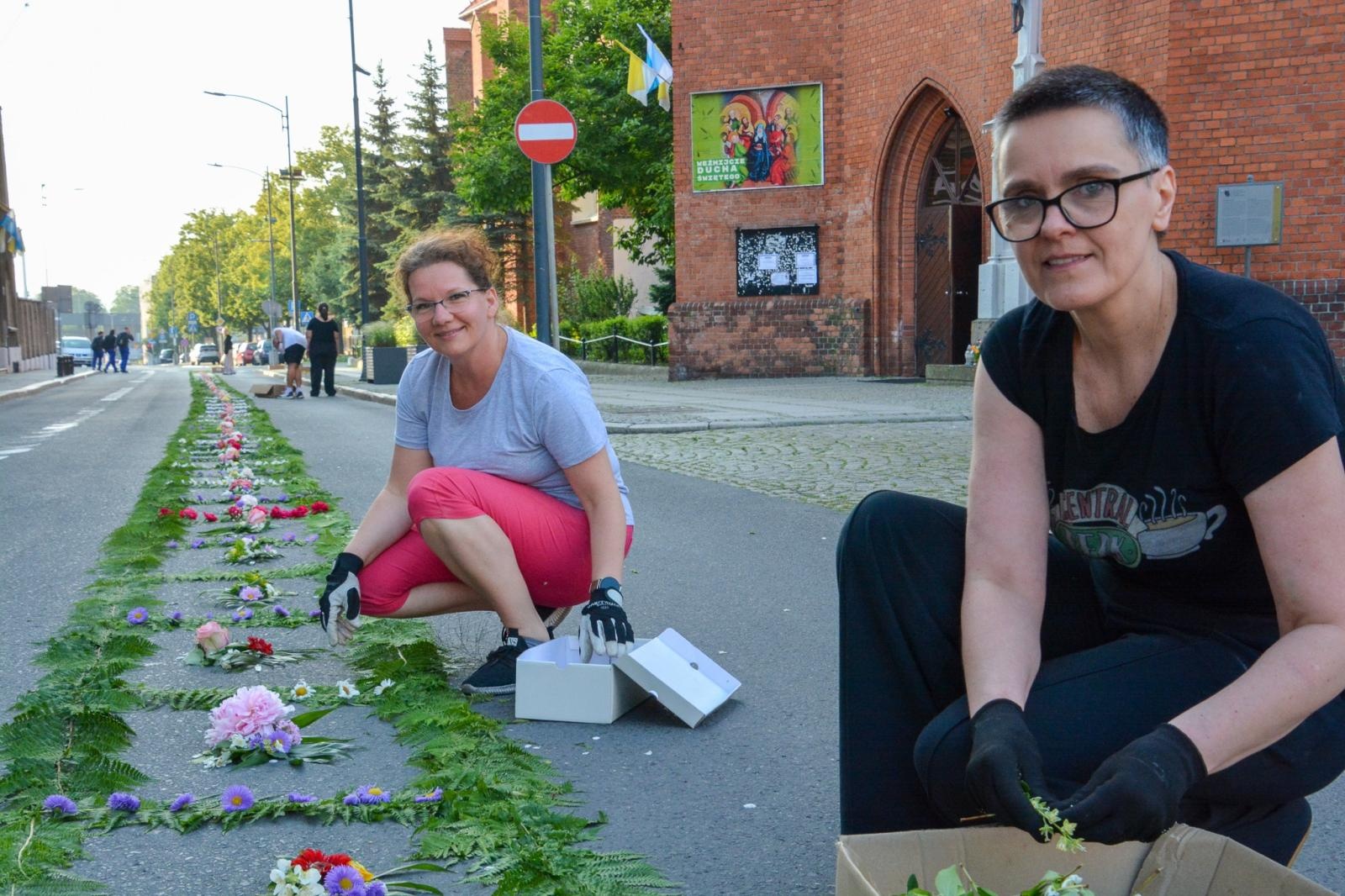 Zdjęcie w galerii na portalu naszraciborz.pl: Racibórz i powiat gotowy na Boże Ciało. Procesje, kwietne dywany i nowa trasa w parafii WNMP [FOTO i WIDEO] wiadomości z regionu