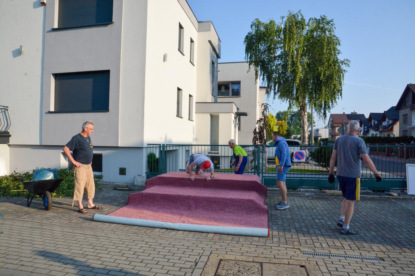 Zdjęcie w galerii na portalu naszraciborz.pl: Racibórz i powiat gotowy na Boże Ciało. Procesje, kwietne dywany i nowa trasa w parafii WNMP [FOTO i WIDEO] wiadomości z regionu