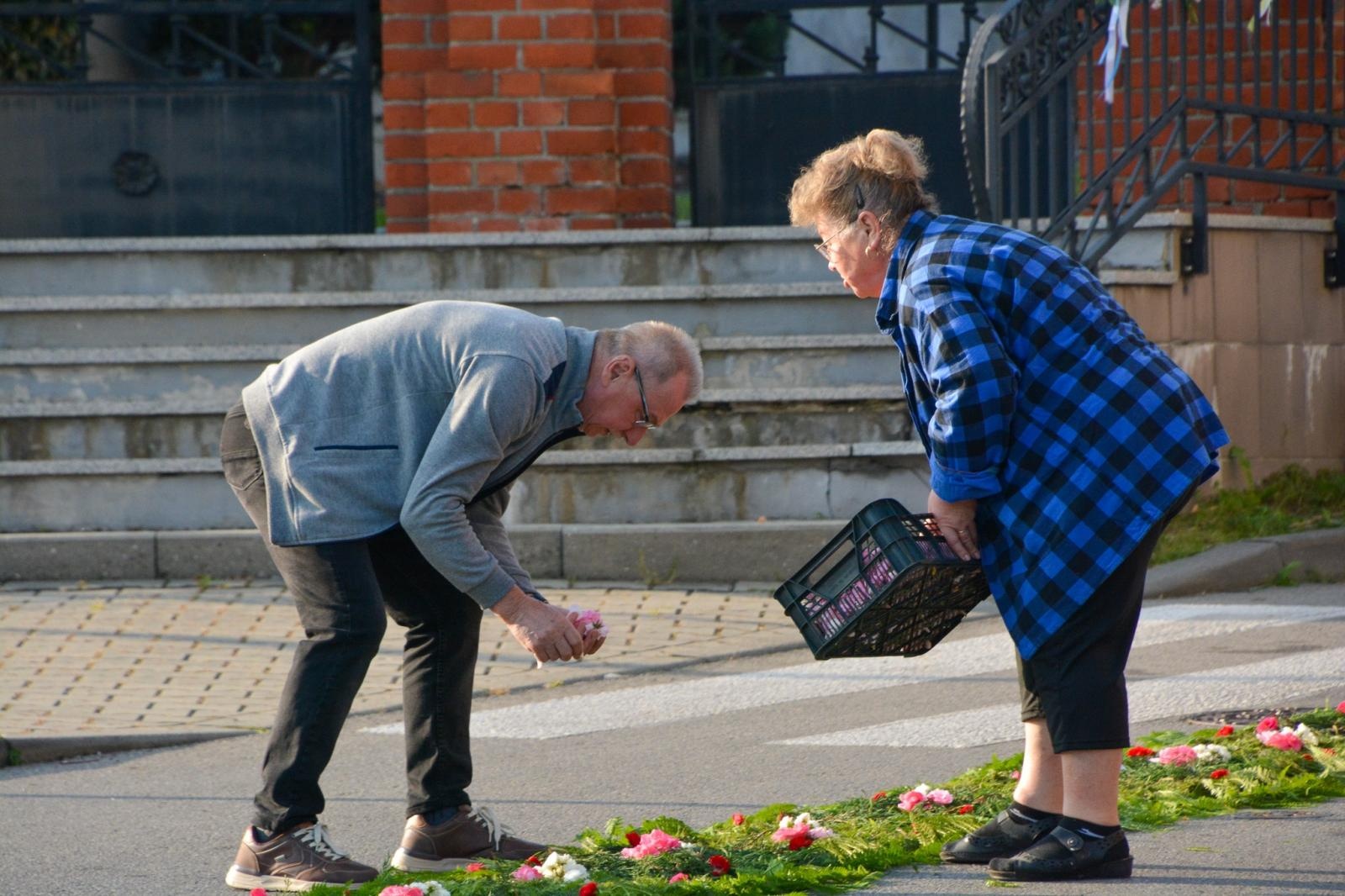 Zdjęcie w galerii na portalu naszraciborz.pl: Racibórz i powiat gotowy na Boże Ciało. Procesje, kwietne dywany i nowa trasa w parafii WNMP [FOTO i WIDEO] wiadomości z regionu