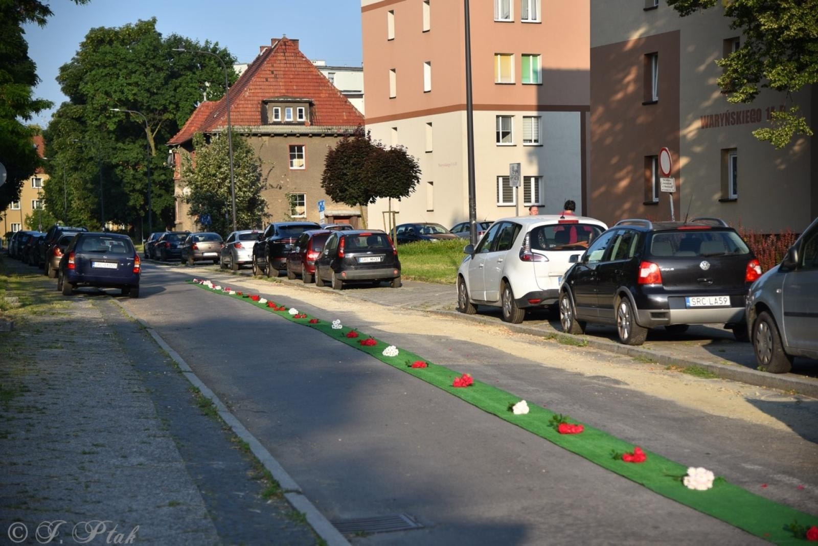 Zdjęcie w galerii na portalu naszraciborz.pl: Racibórz i powiat gotowy na Boże Ciało. Procesje, kwietne dywany i nowa trasa w parafii WNMP [FOTO i WIDEO] wiadomości z regionu