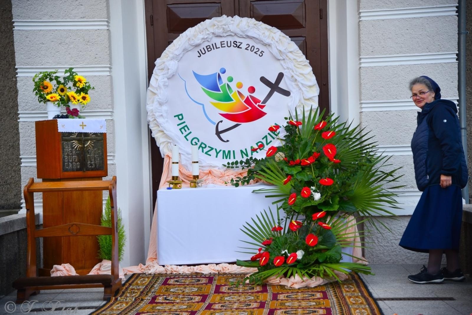 Zdjęcie w galerii na portalu naszraciborz.pl: Racibórz i powiat gotowy na Boże Ciało. Procesje, kwietne dywany i nowa trasa w parafii WNMP [FOTO i WIDEO] wiadomości z regionu