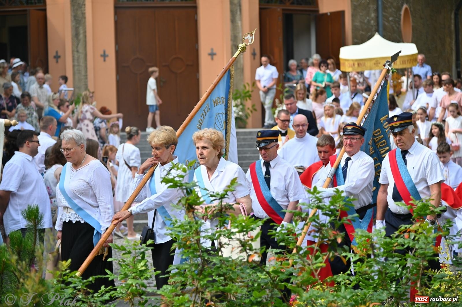 Zdjęcie w galerii na portalu naszraciborz.pl: Boże Ciało w parafii NSPJ w Raciborzu [FOTO i WIDEO] wiadomości z regionu