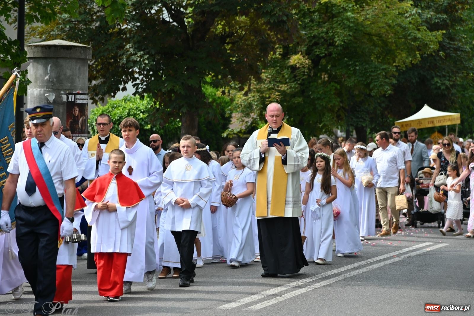 Zdjęcie w galerii na portalu naszraciborz.pl: Boże Ciało w parafii NSPJ w Raciborzu [FOTO i WIDEO] wiadomości z regionu