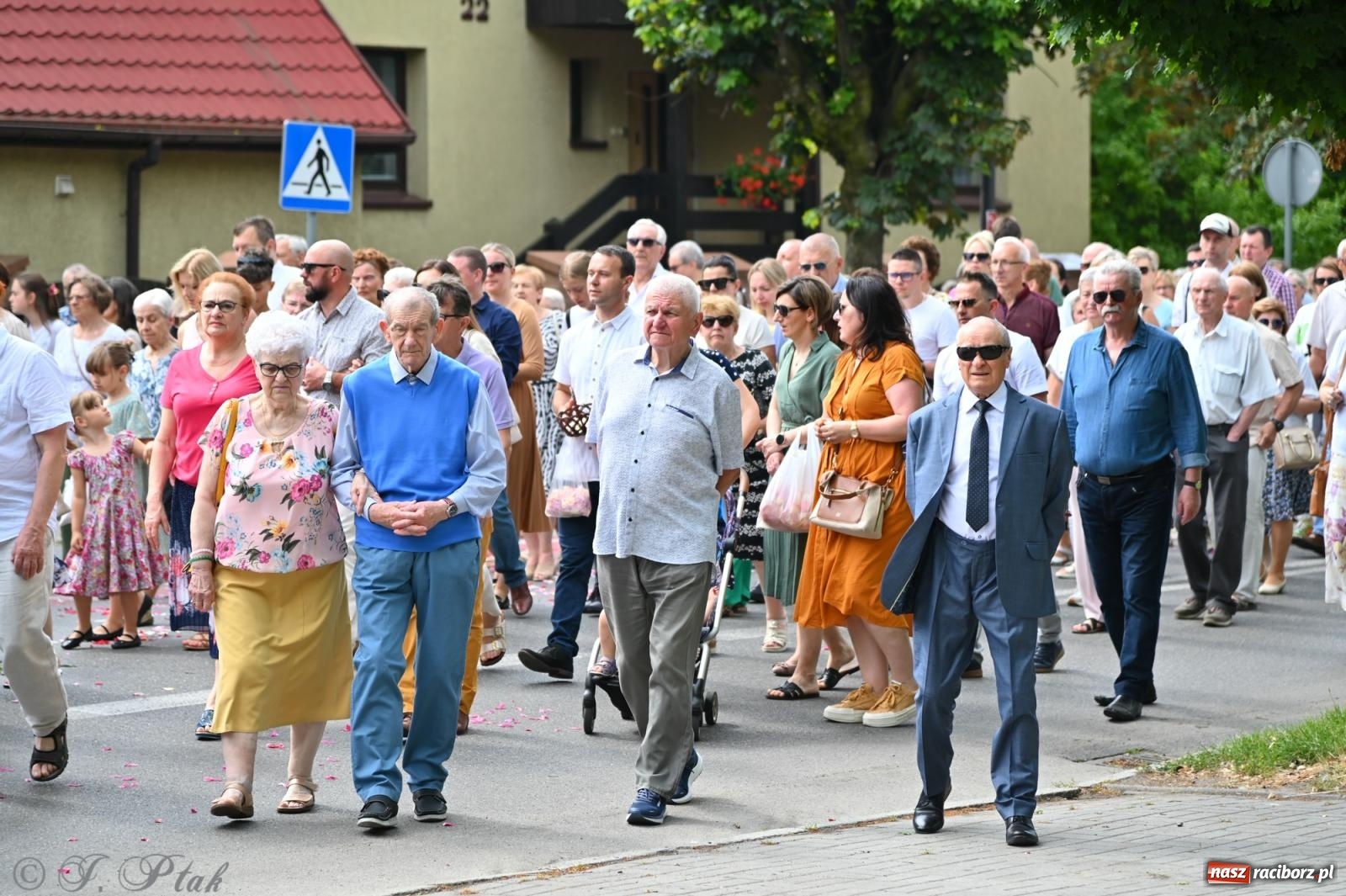 Zdjęcie w galerii na portalu naszraciborz.pl: Boże Ciało w parafii NSPJ w Raciborzu [FOTO i WIDEO] wiadomości z regionu