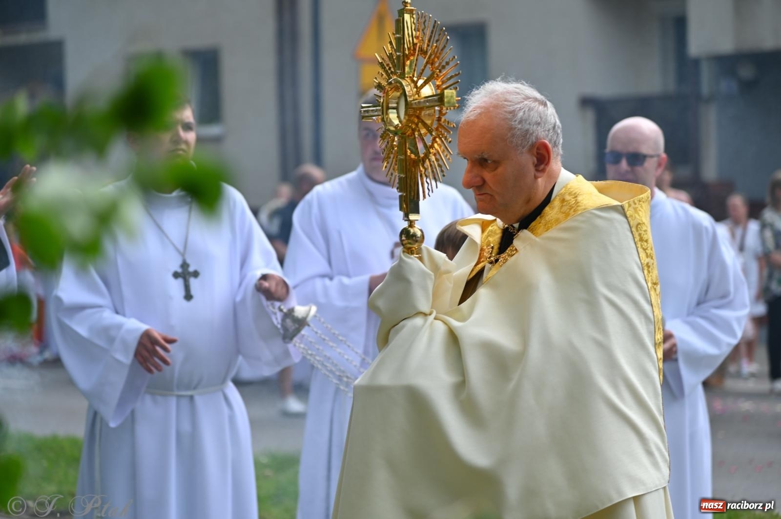 Zdjęcie w galerii na portalu naszraciborz.pl: Boże Ciało w parafii NSPJ w Raciborzu [FOTO i WIDEO] wiadomości z regionu