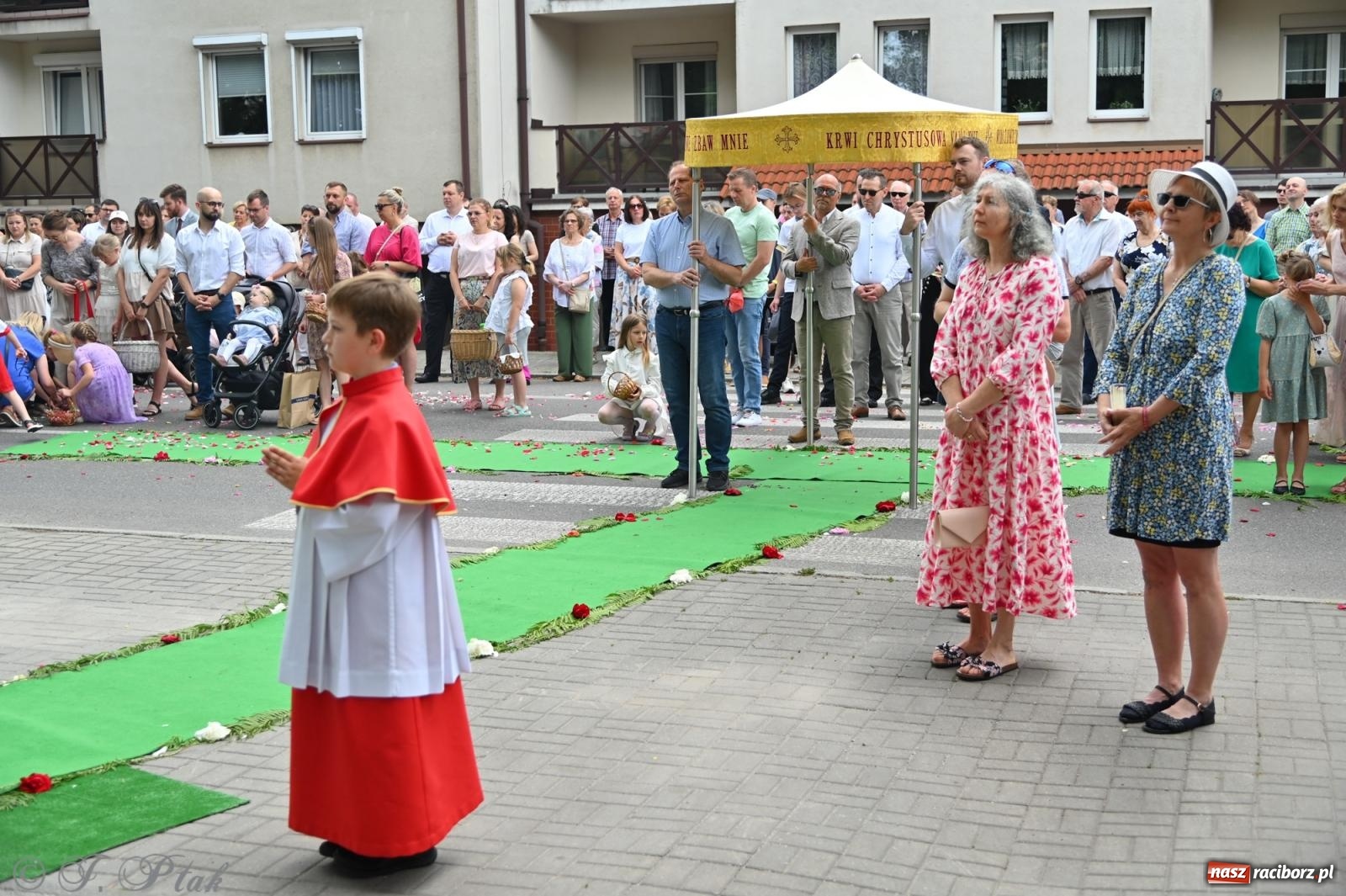 Zdjęcie w galerii na portalu naszraciborz.pl: Boże Ciało w parafii NSPJ w Raciborzu [FOTO i WIDEO] wiadomości z regionu