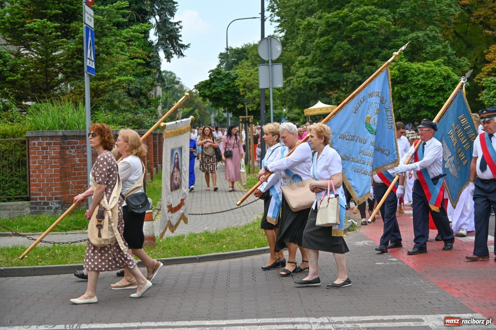 Zdjęcie w galerii na portalu naszraciborz.pl: Boże Ciało w parafii NSPJ w Raciborzu [FOTO i WIDEO] wiadomości z regionu