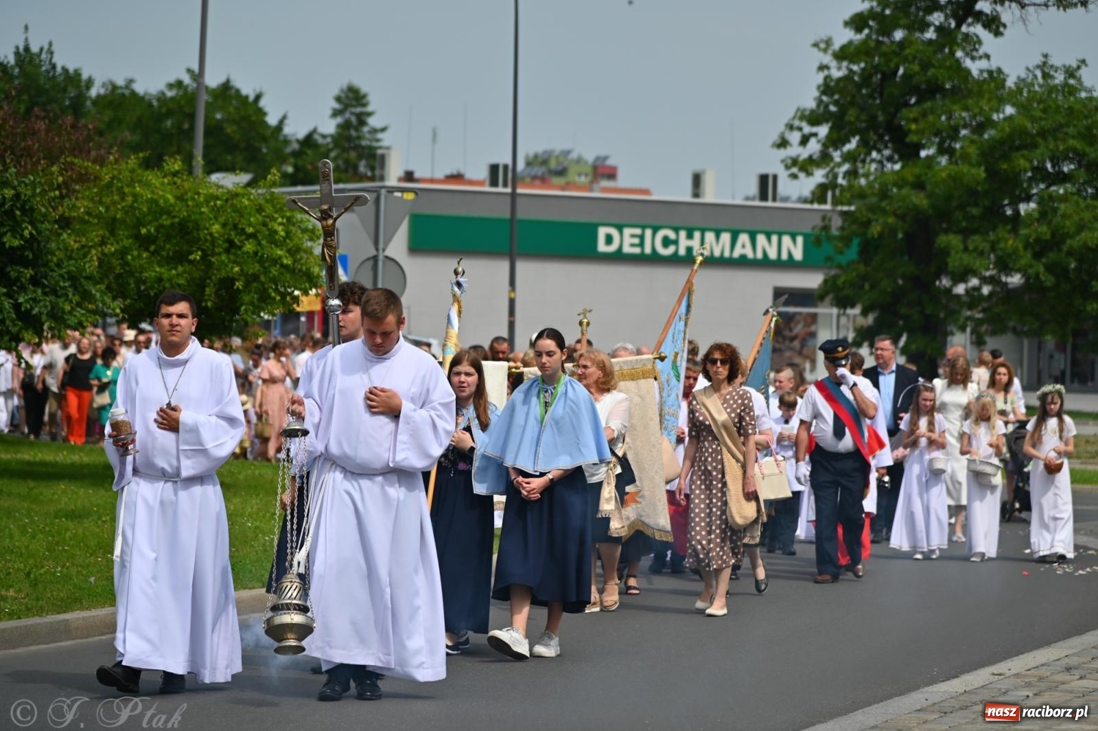 Zdjęcie w galerii na portalu naszraciborz.pl: Boże Ciało w parafii NSPJ w Raciborzu [FOTO i WIDEO] wiadomości z regionu