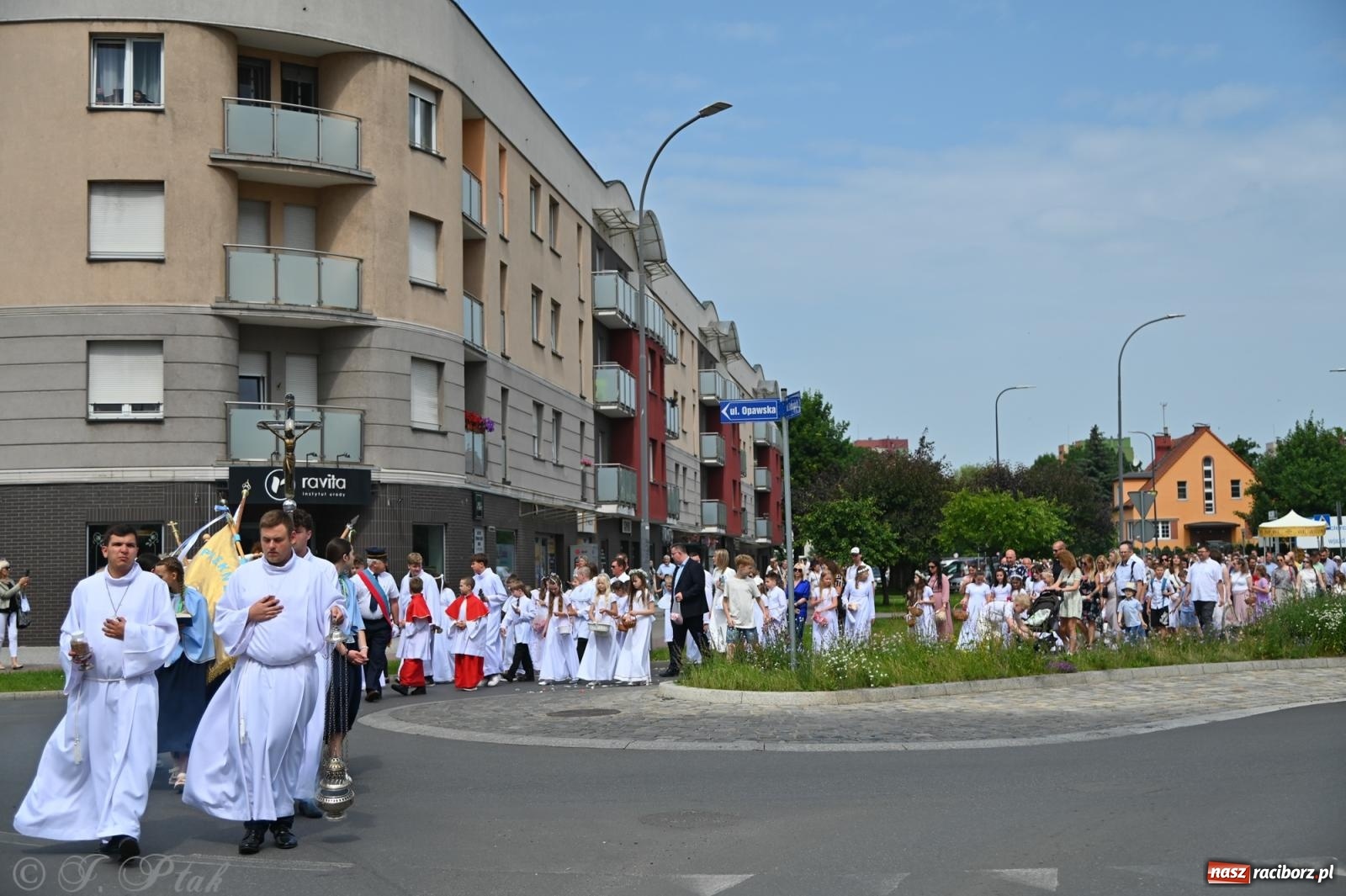 Zdjęcie w galerii na portalu naszraciborz.pl: Boże Ciało w parafii NSPJ w Raciborzu [FOTO i WIDEO] wiadomości z regionu