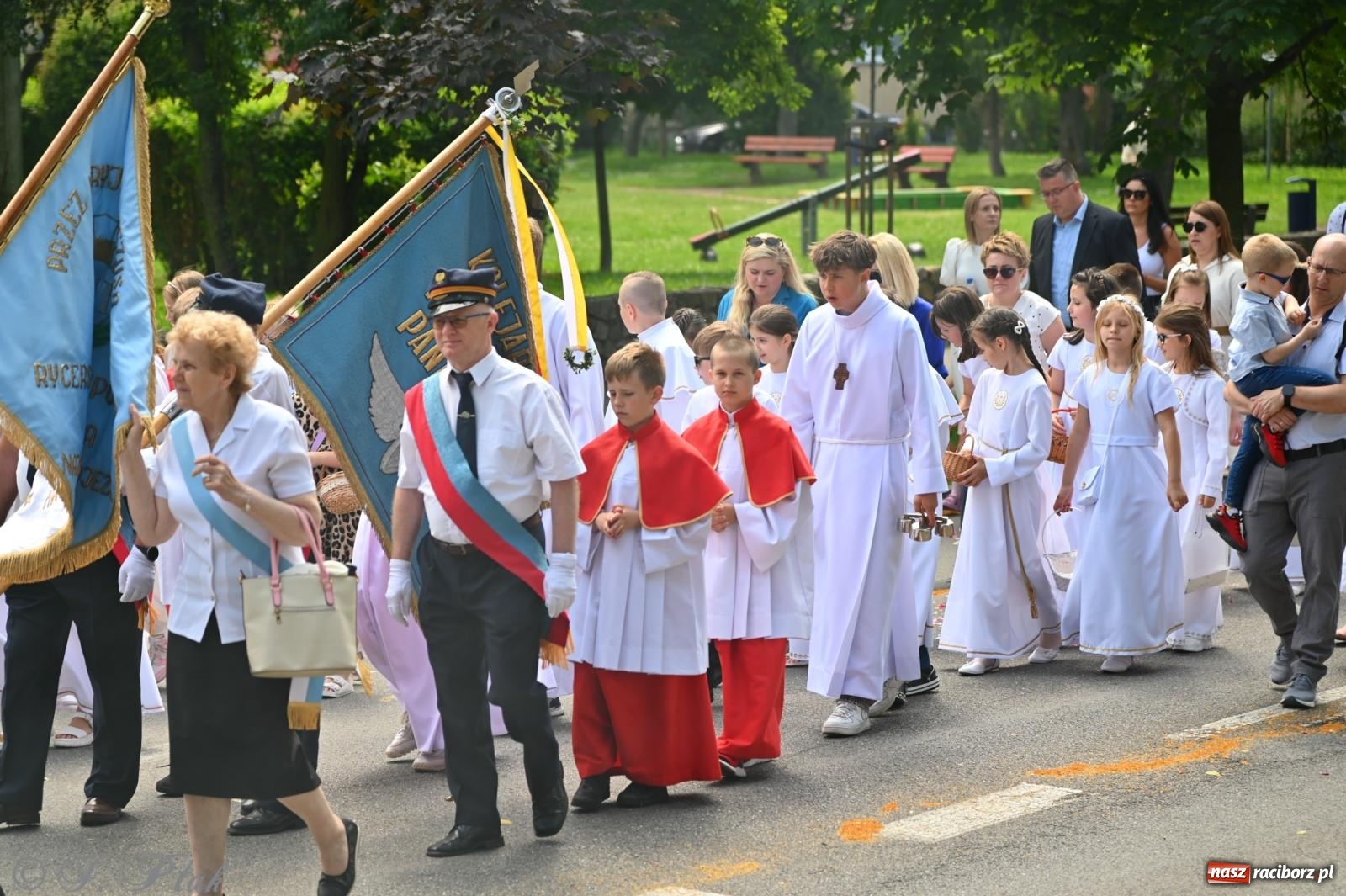 Zdjęcie w galerii na portalu naszraciborz.pl: Boże Ciało w parafii NSPJ w Raciborzu [FOTO i WIDEO] wiadomości z regionu