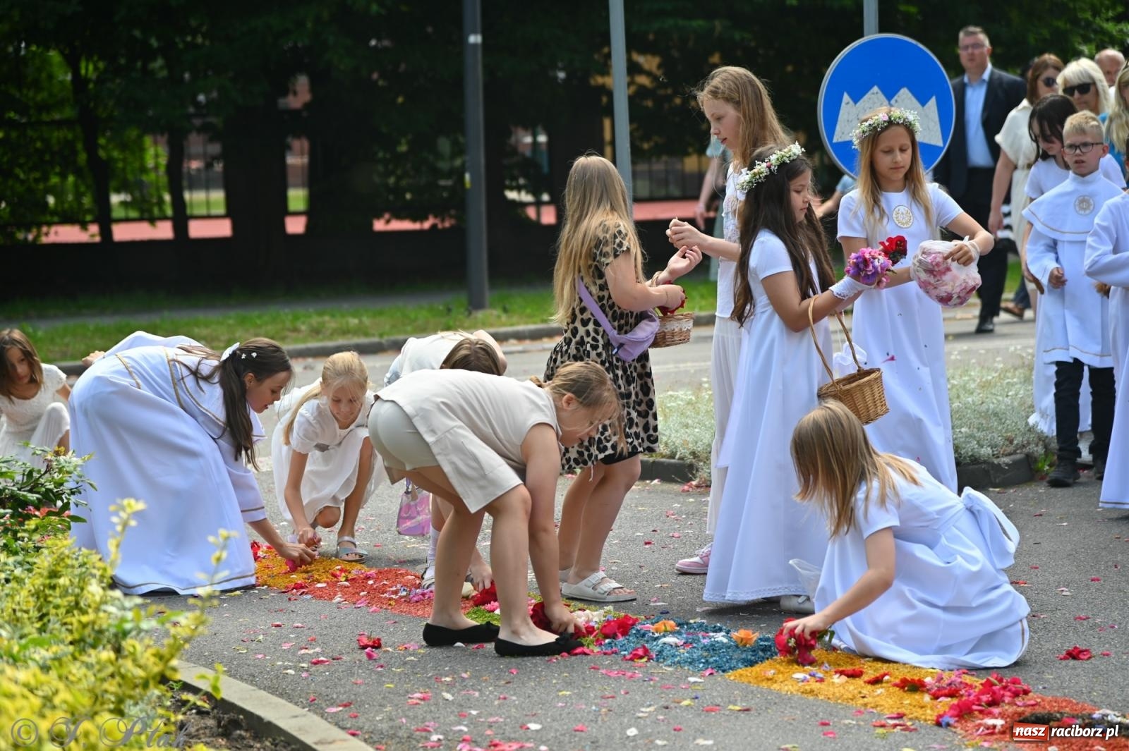 Zdjęcie w galerii na portalu naszraciborz.pl: Boże Ciało w parafii NSPJ w Raciborzu [FOTO i WIDEO] wiadomości z regionu