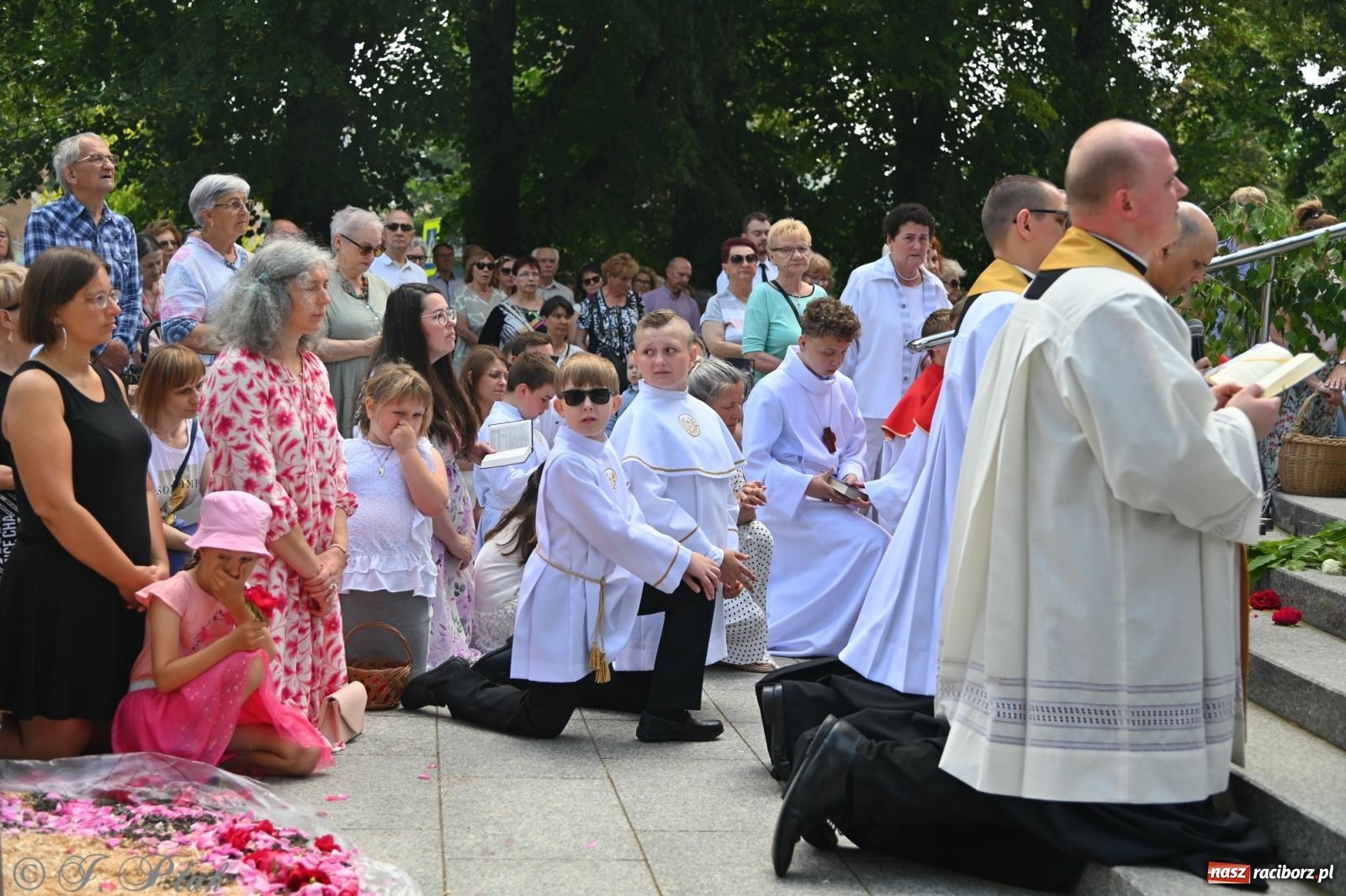 Zdjęcie w galerii na portalu naszraciborz.pl: Boże Ciało w parafii NSPJ w Raciborzu [FOTO i WIDEO] wiadomości z regionu