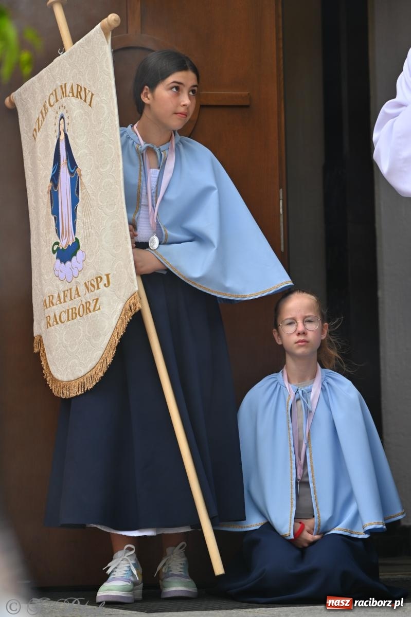 Zdjęcie w galerii na portalu naszraciborz.pl: Boże Ciało w parafii NSPJ w Raciborzu [FOTO i WIDEO] wiadomości z regionu