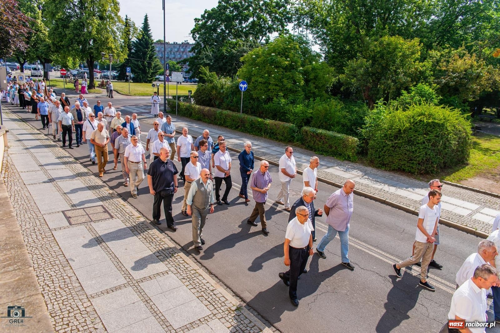Zdjęcie w galerii na portalu naszraciborz.pl: Boże Ciało w parafii WNMP w Raciborzu – nowa trasa procesji i przypomnienie genezy święta wiadomości z regionu