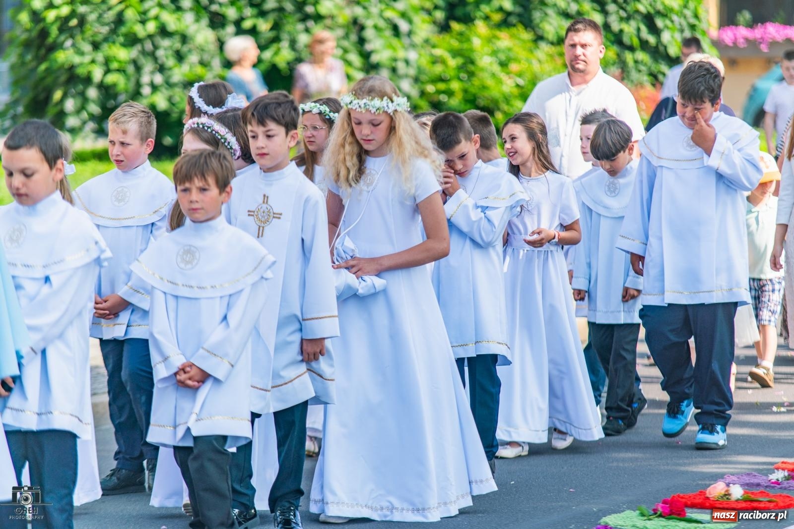 Zdjęcie w galerii na portalu naszraciborz.pl: Boże Ciało w parafii WNMP w Raciborzu – nowa trasa procesji i przypomnienie genezy święta wiadomości z regionu