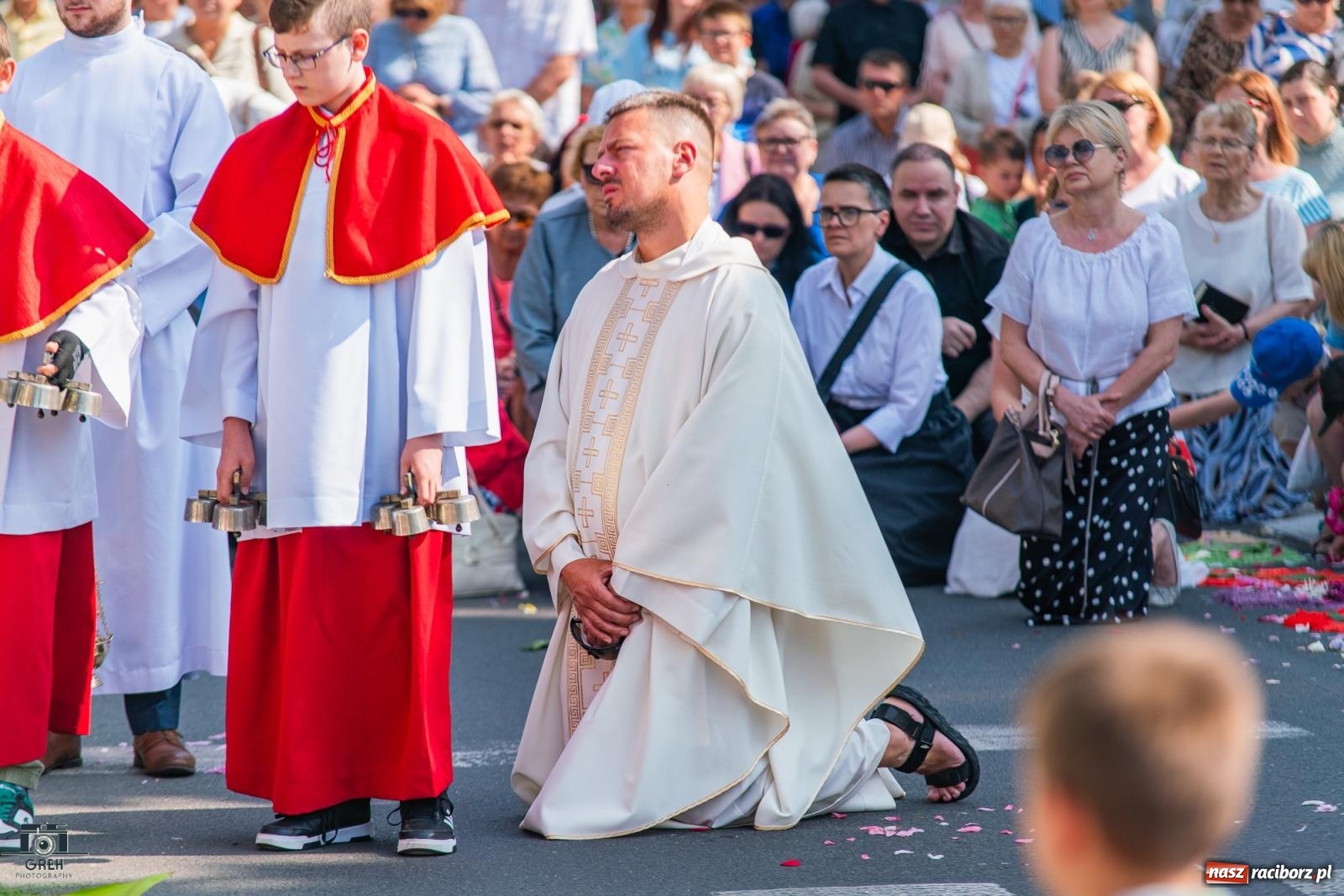Zdjęcie w galerii na portalu naszraciborz.pl: Boże Ciało w parafii WNMP w Raciborzu – nowa trasa procesji i przypomnienie genezy święta wiadomości z regionu