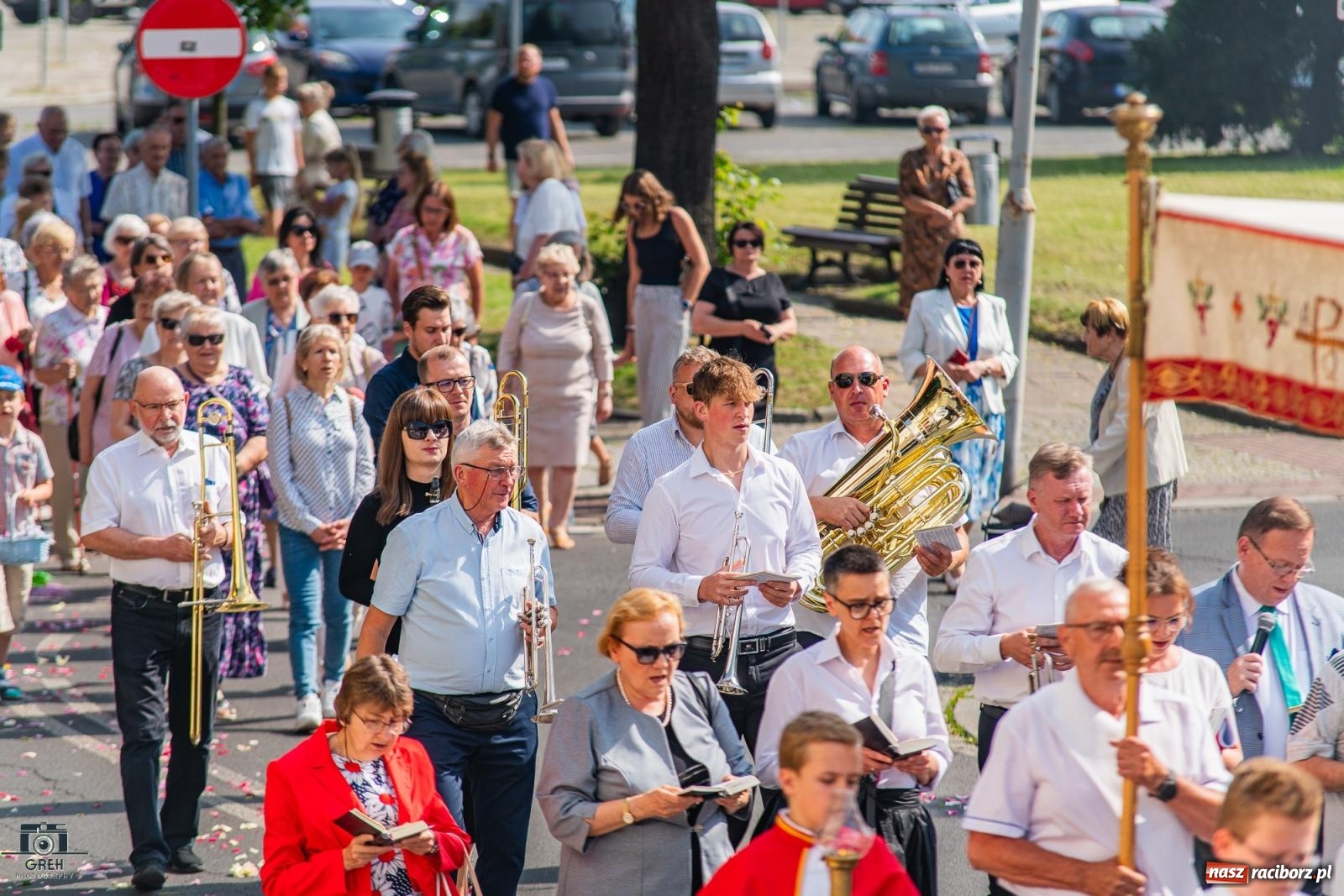 Zdjęcie w galerii na portalu naszraciborz.pl: Boże Ciało w parafii WNMP w Raciborzu – nowa trasa procesji i przypomnienie genezy święta wiadomości z regionu