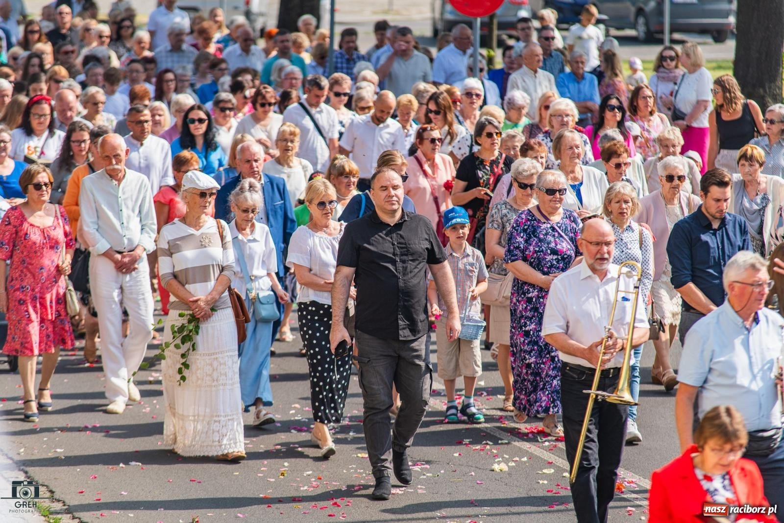 Zdjęcie w galerii na portalu naszraciborz.pl: Boże Ciało w parafii WNMP w Raciborzu – nowa trasa procesji i przypomnienie genezy święta wiadomości z regionu
