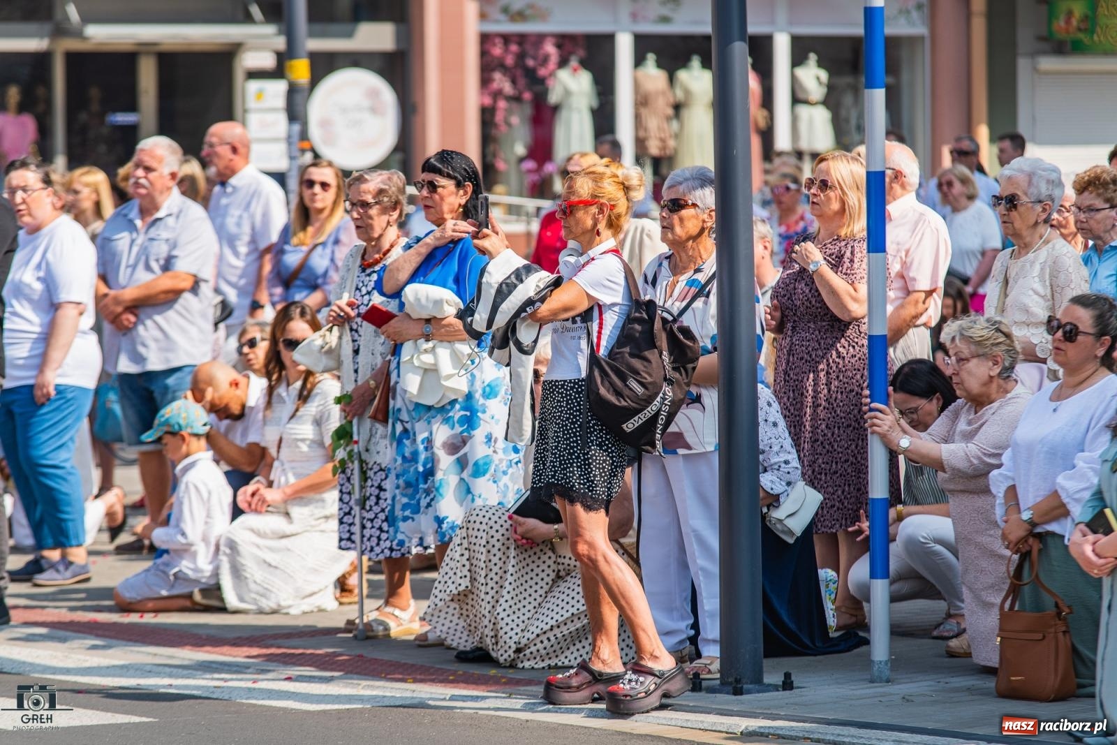 Zdjęcie w galerii na portalu naszraciborz.pl: Boże Ciało w parafii WNMP w Raciborzu – nowa trasa procesji i przypomnienie genezy święta wiadomości z regionu