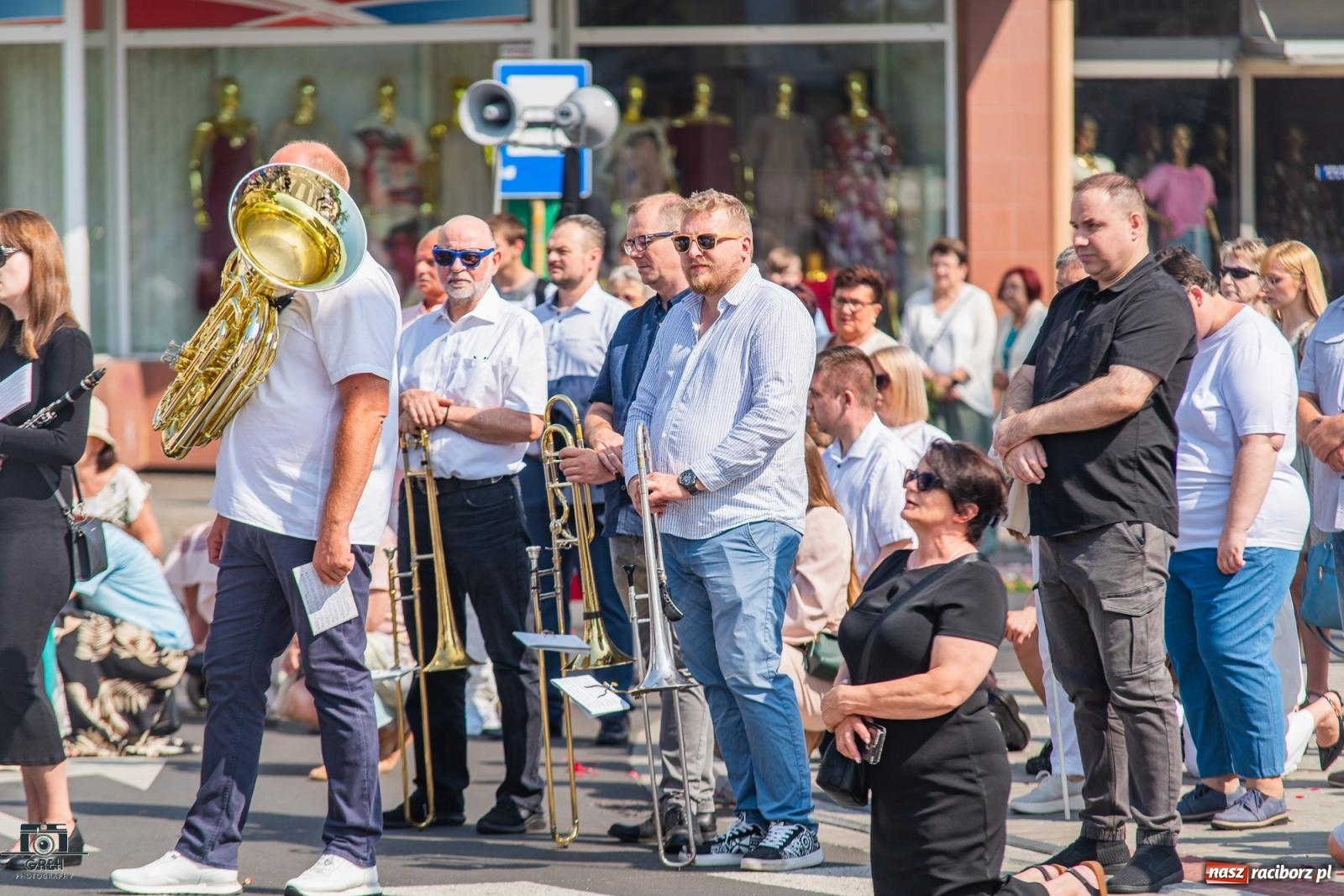 Zdjęcie w galerii na portalu naszraciborz.pl: Boże Ciało w parafii WNMP w Raciborzu – nowa trasa procesji i przypomnienie genezy święta wiadomości z regionu