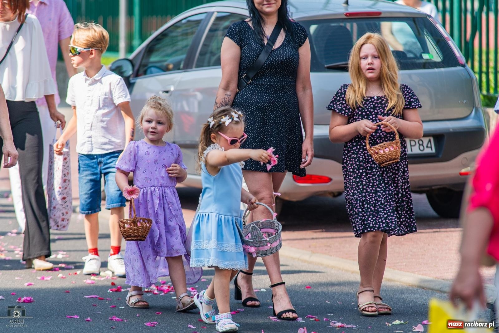 Zdjęcie w galerii na portalu naszraciborz.pl: Boże Ciało w parafii WNMP w Raciborzu – nowa trasa procesji i przypomnienie genezy święta wiadomości z regionu